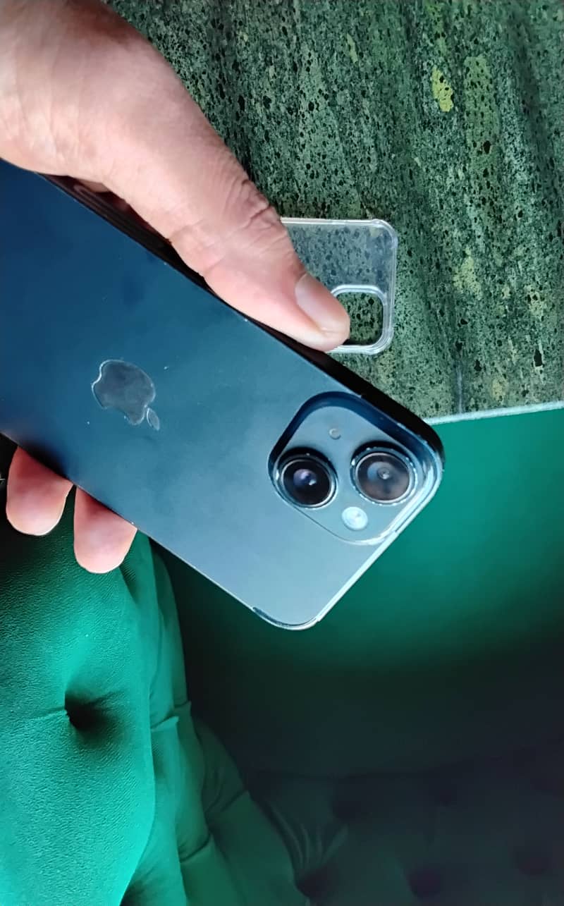 Apple iPhone 14 4