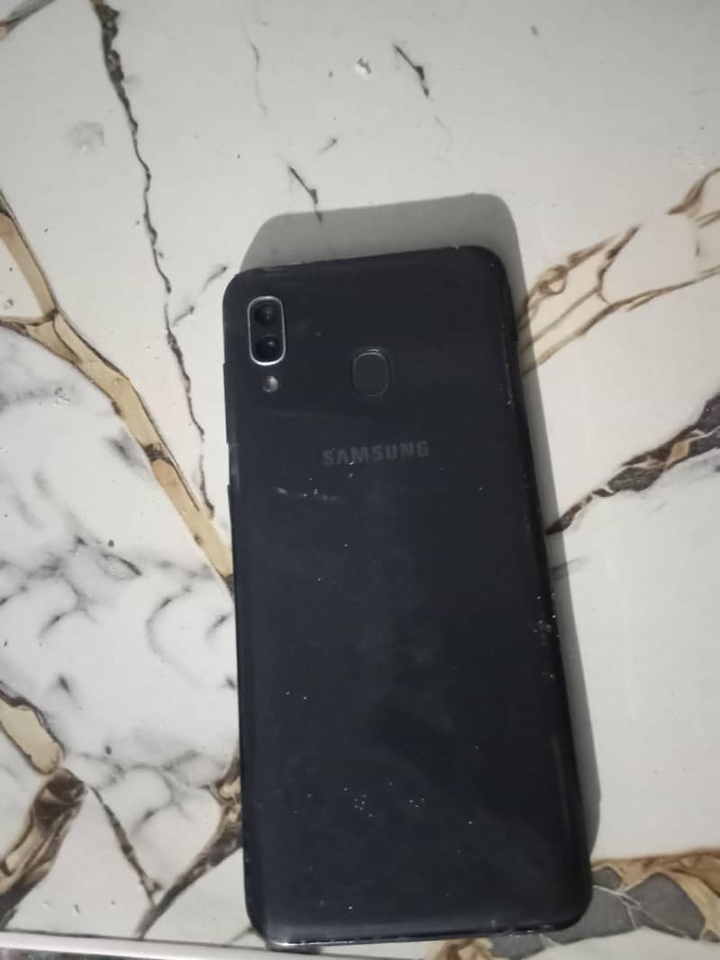 Samsung Mobile A30 1