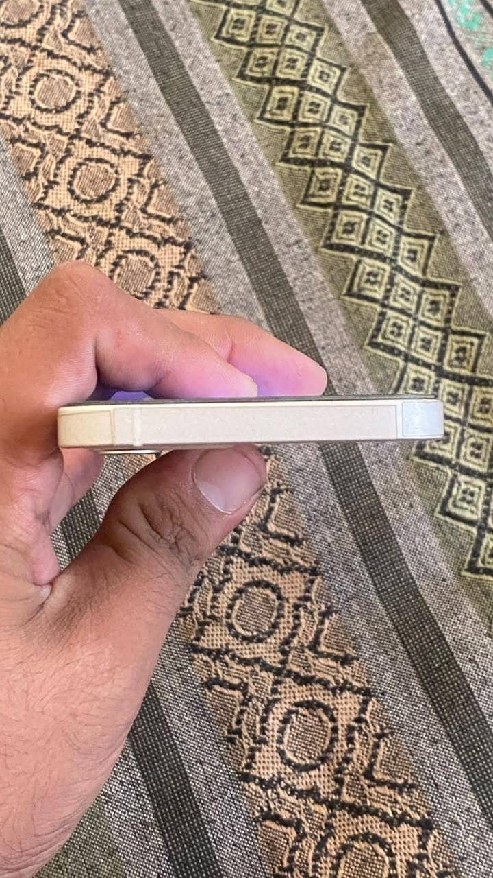 Apple iPhone 12 5