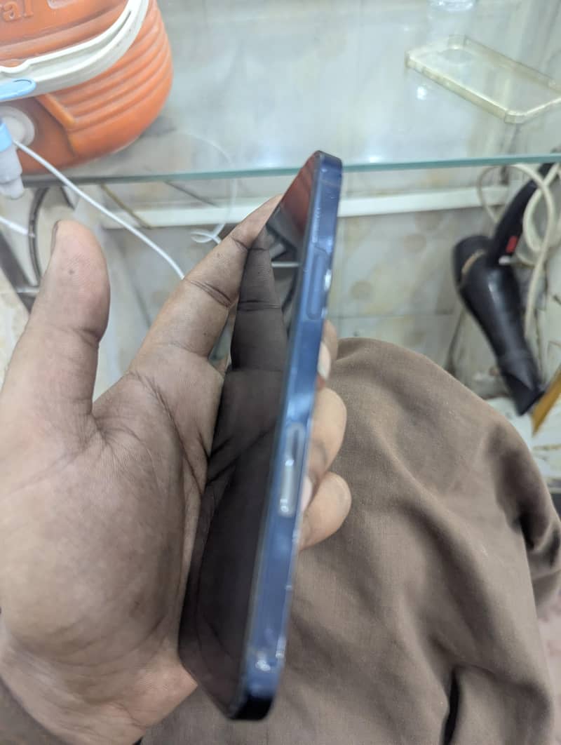 Apple iPhone 12 2