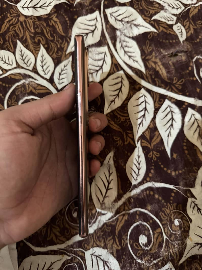 Vivo V40e 1