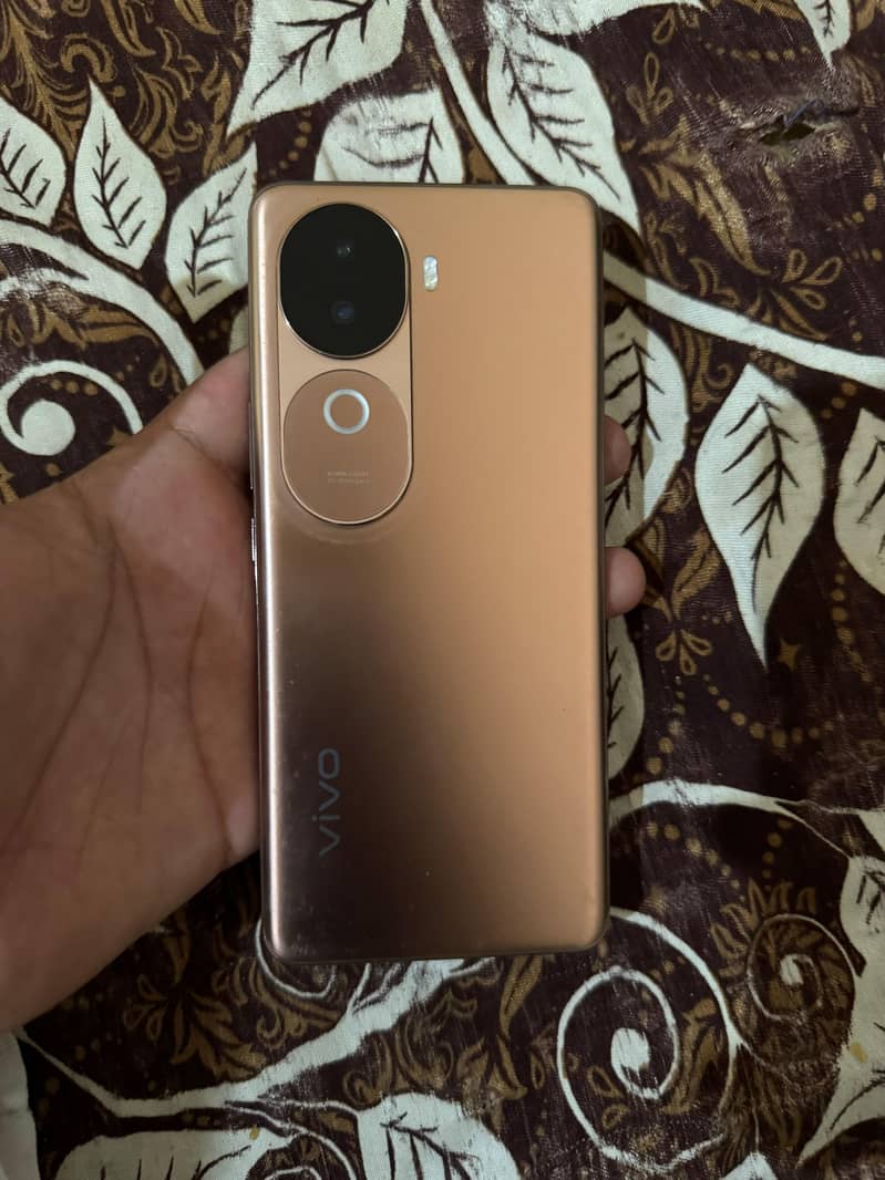 Vivo V40e 5