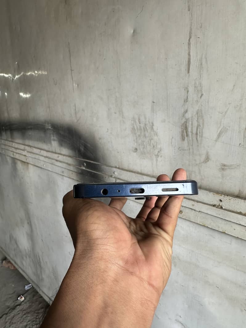 Samsung Mobile A06 4