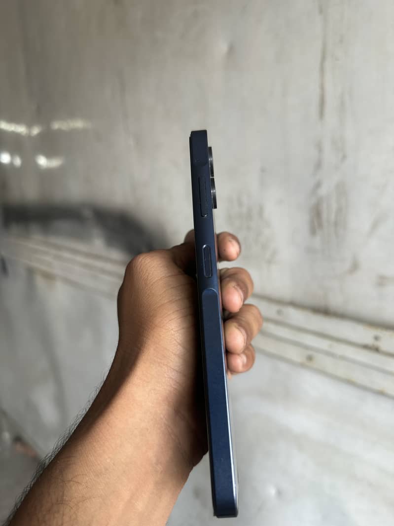 Samsung Mobile A06 7
