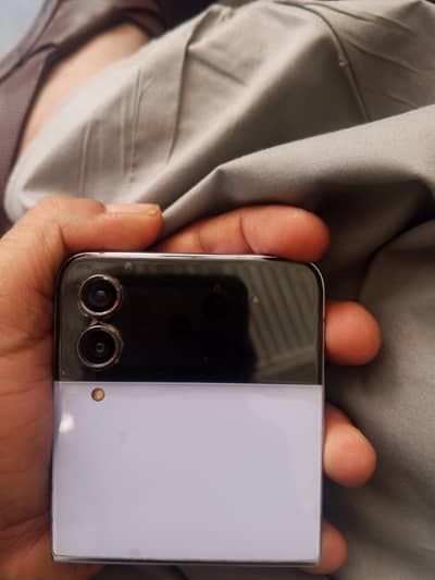 Samsung Mobile Z Flip 4
