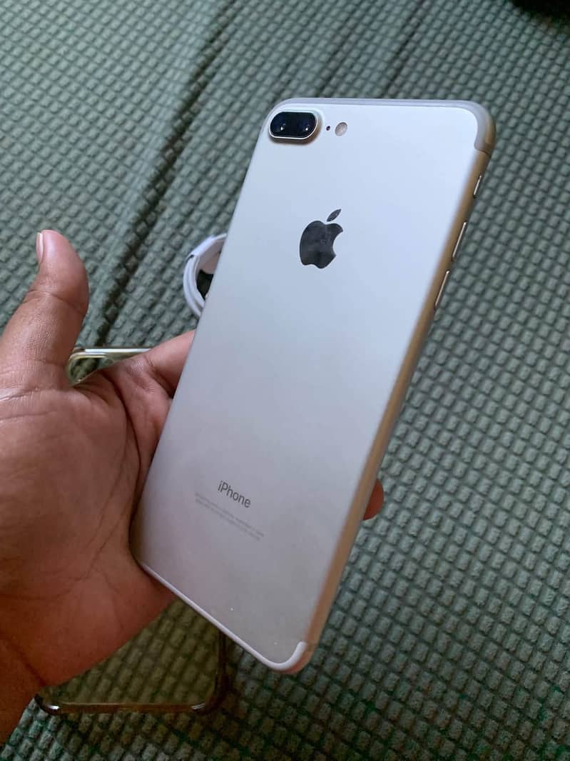 Apple iPhone 7 Plus 0