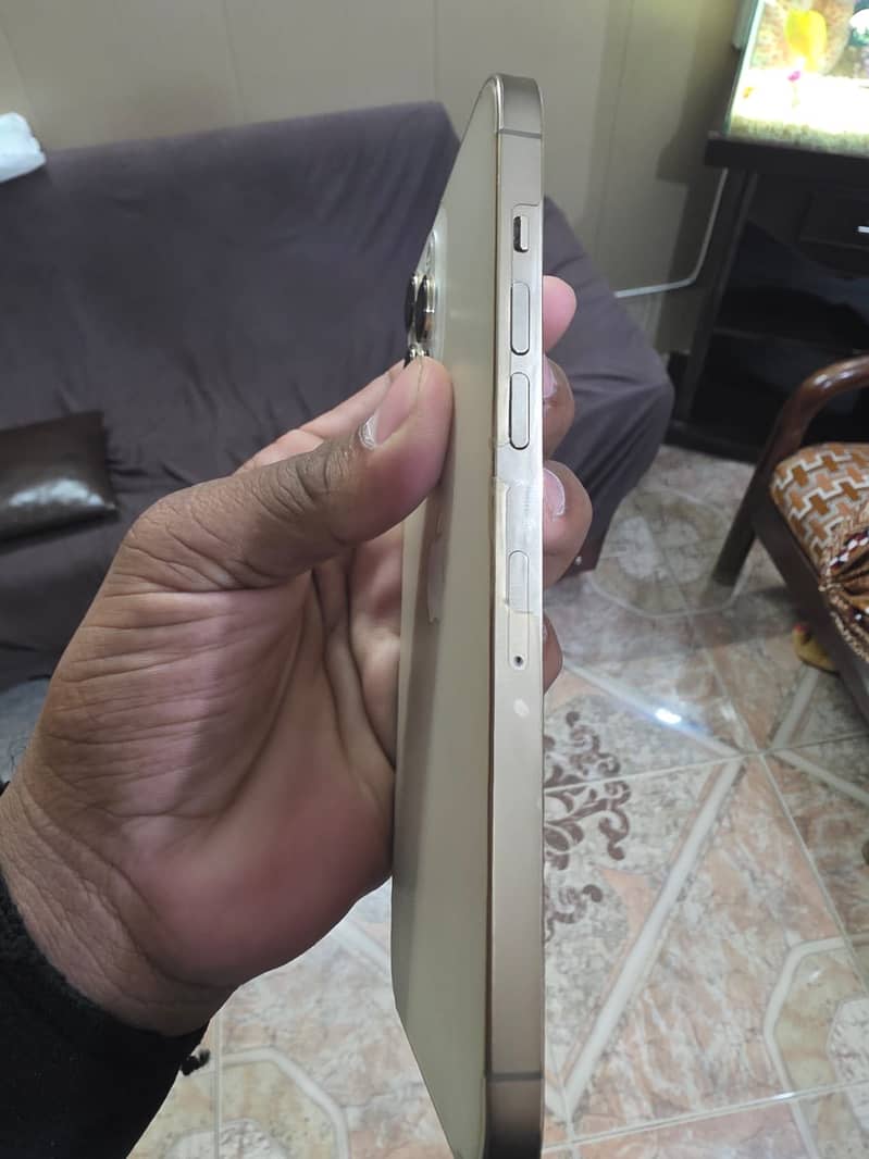 Apple iPhone 12 Pro Max 4