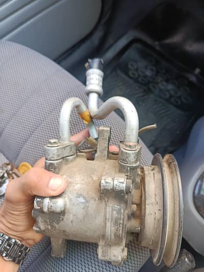 AC COMPRESSOR