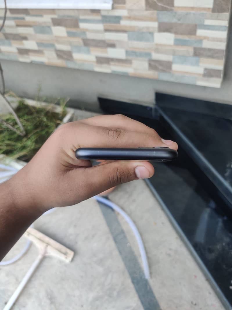 Apple iPhone 11 6