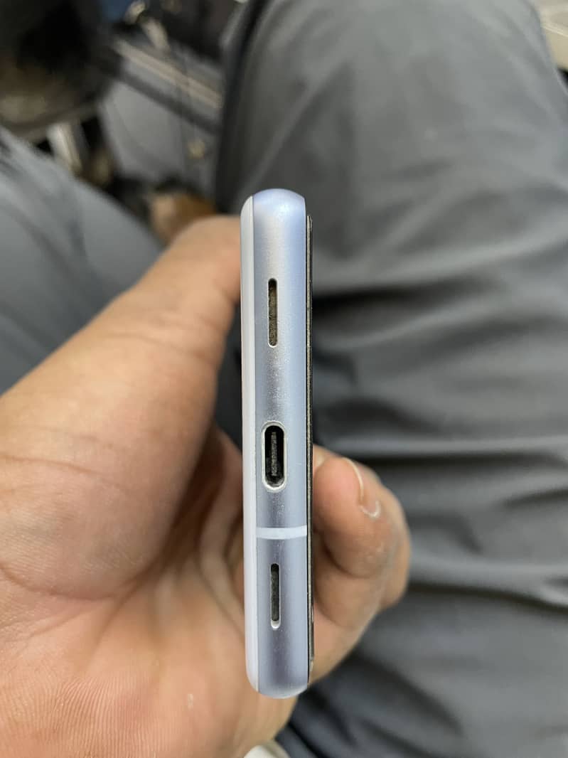 Google Pixel 7a 1