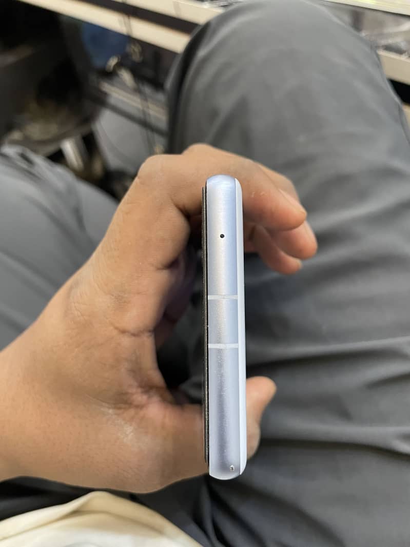 Google Pixel 7a 4