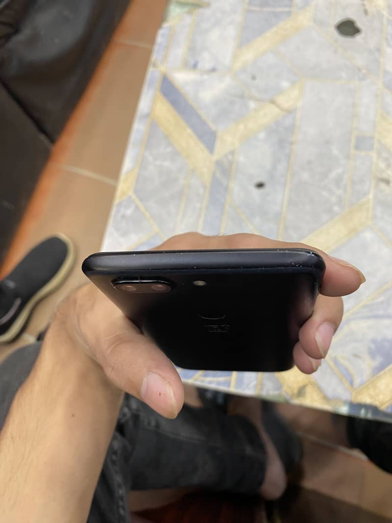 One Plus 5T 3