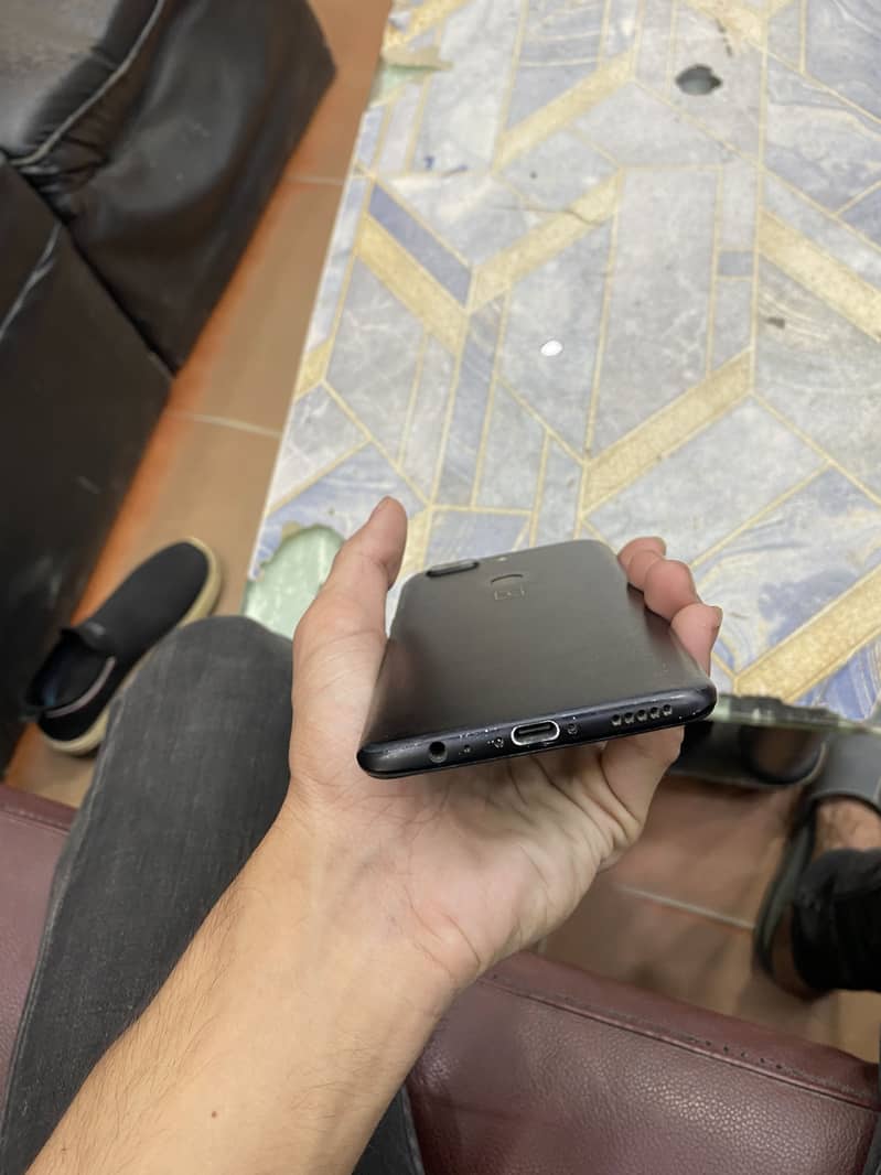 One Plus 5T 5