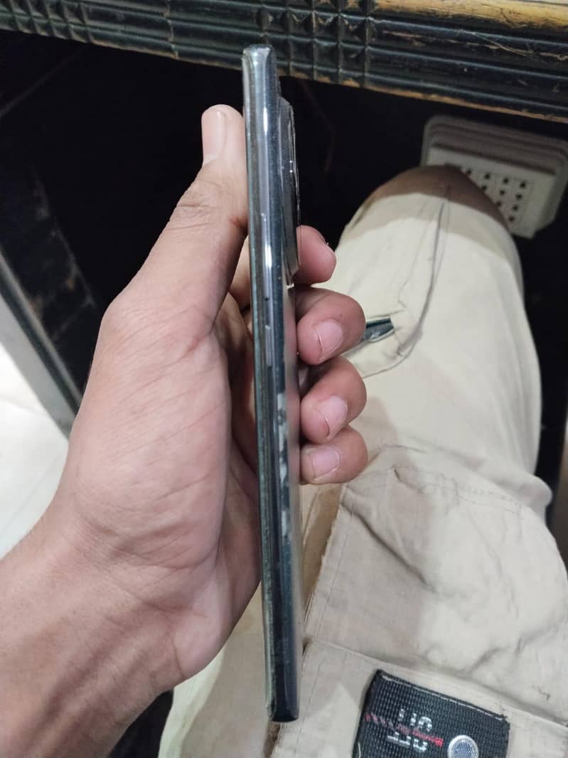 Tecno CAMON 30S 7