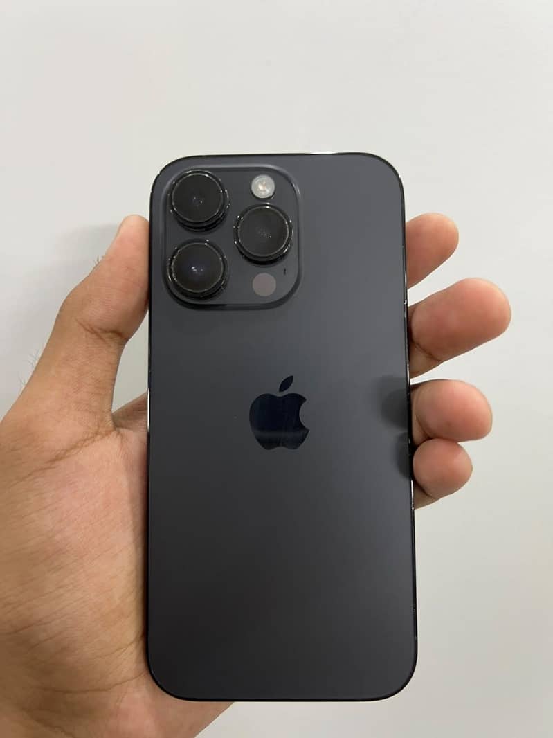 Apple iPhone 14 Pro 1