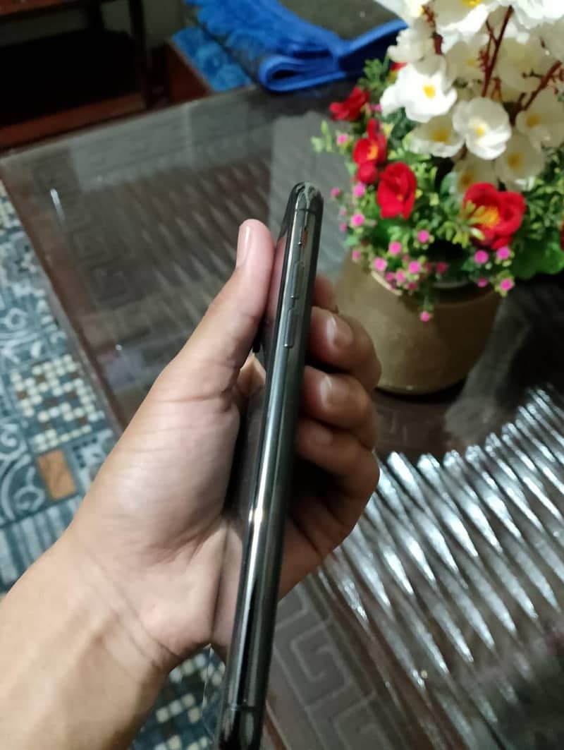 Apple iPhone X 2