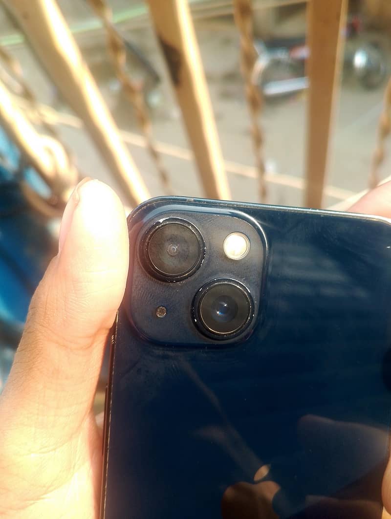 Apple iPhone 13 0