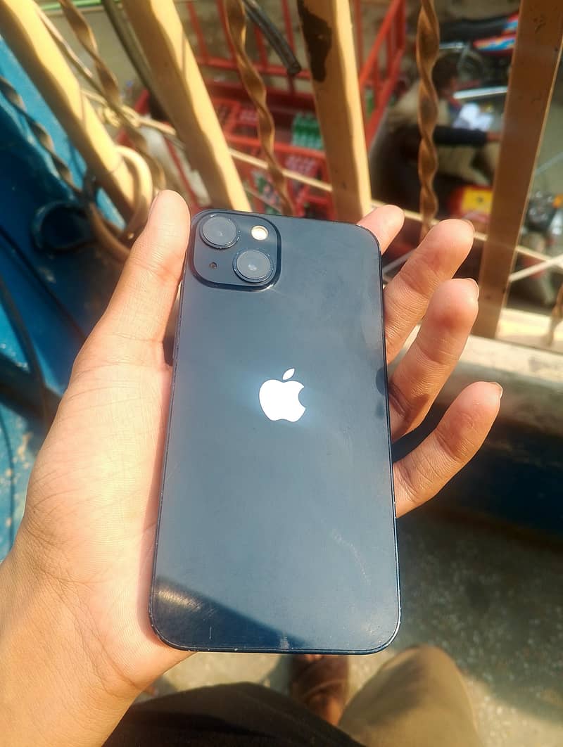 Apple iPhone 13 1