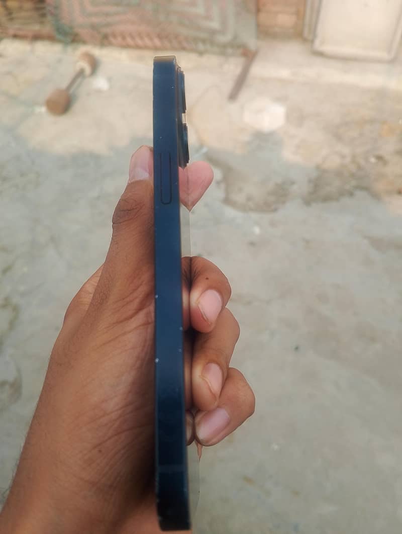Apple iPhone 13 6