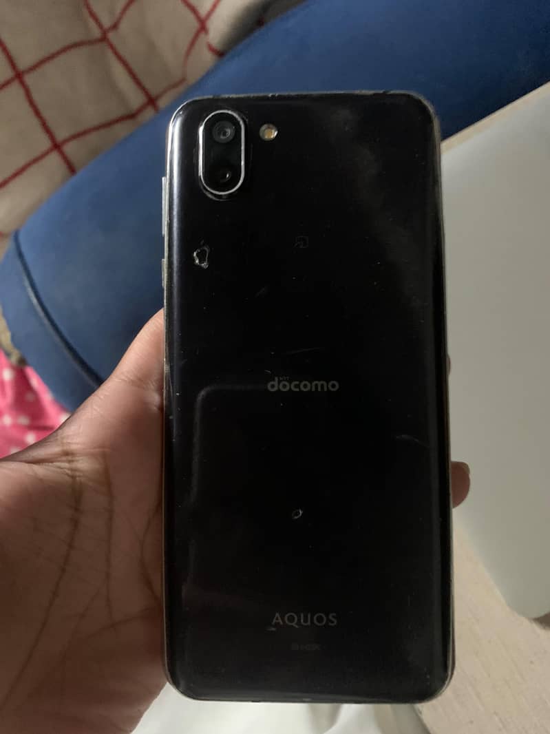Sharp Aquos R2 0