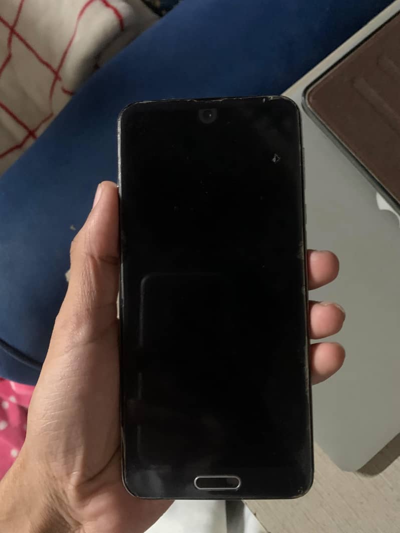 Sharp Aquos R2 1
