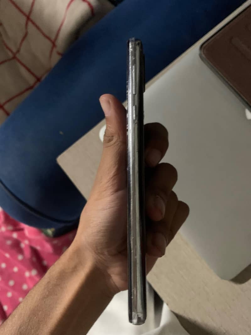 Sharp Aquos R2 2