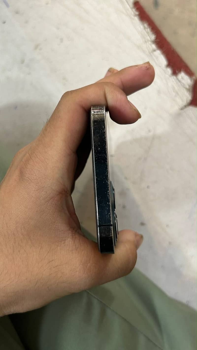 Apple iPhone 12 Pro Max 4