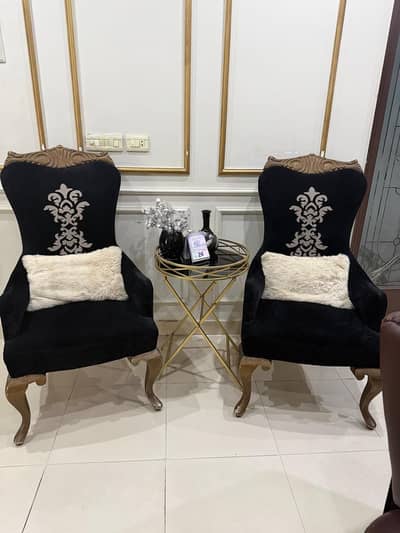 Elegant chair set with table for urgent sale