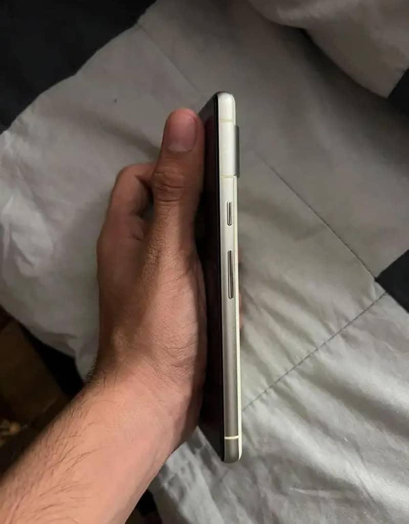Google Pixel 7 4