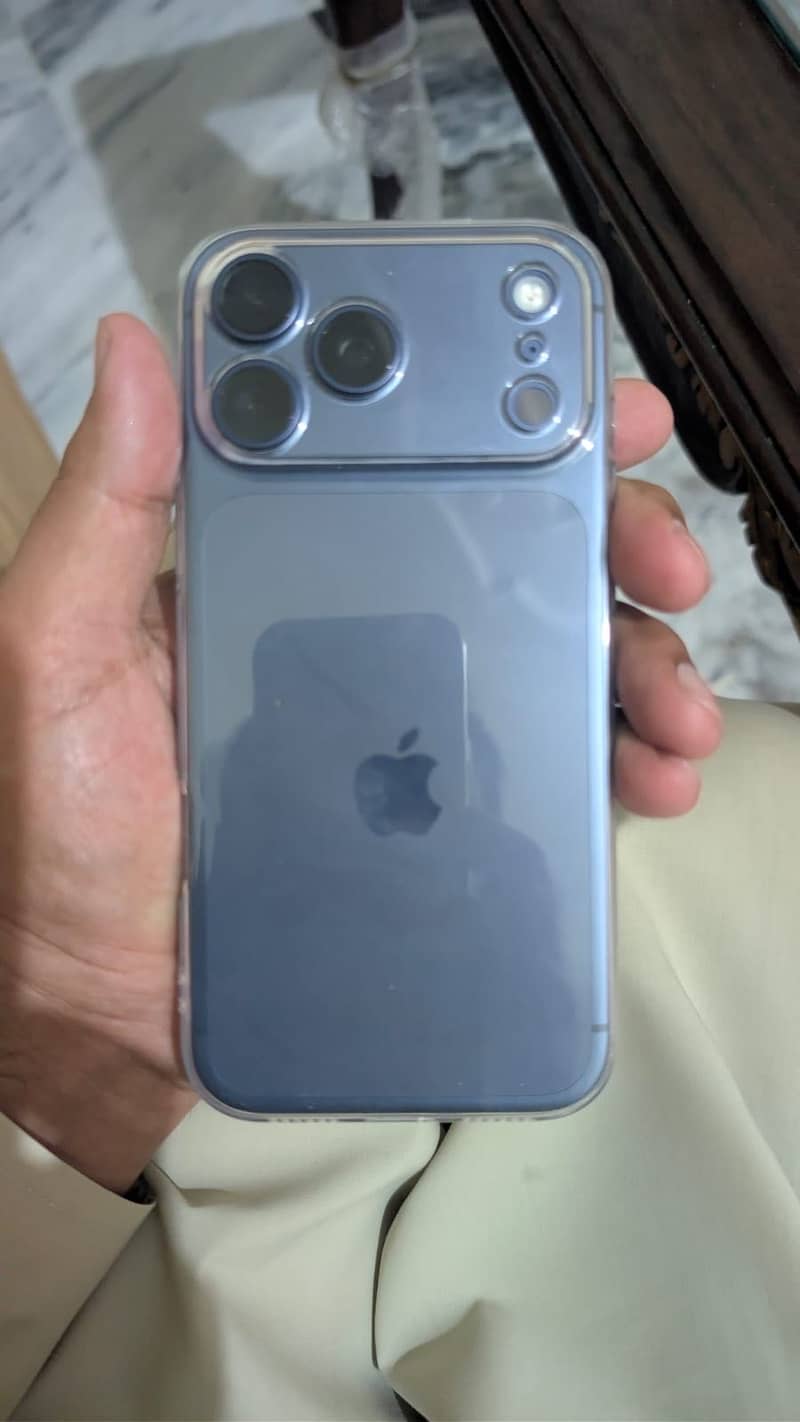 Apple iPhone 17 Pro Max 0