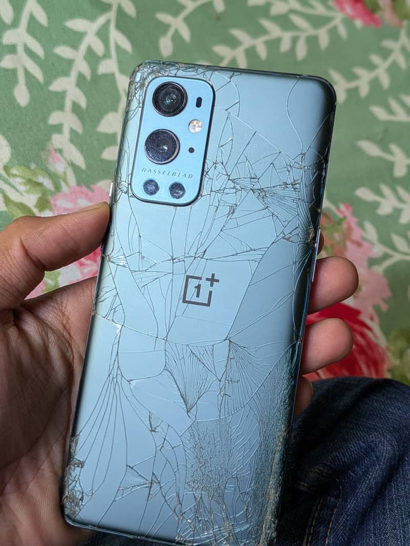 One Plus 9 Pro 6