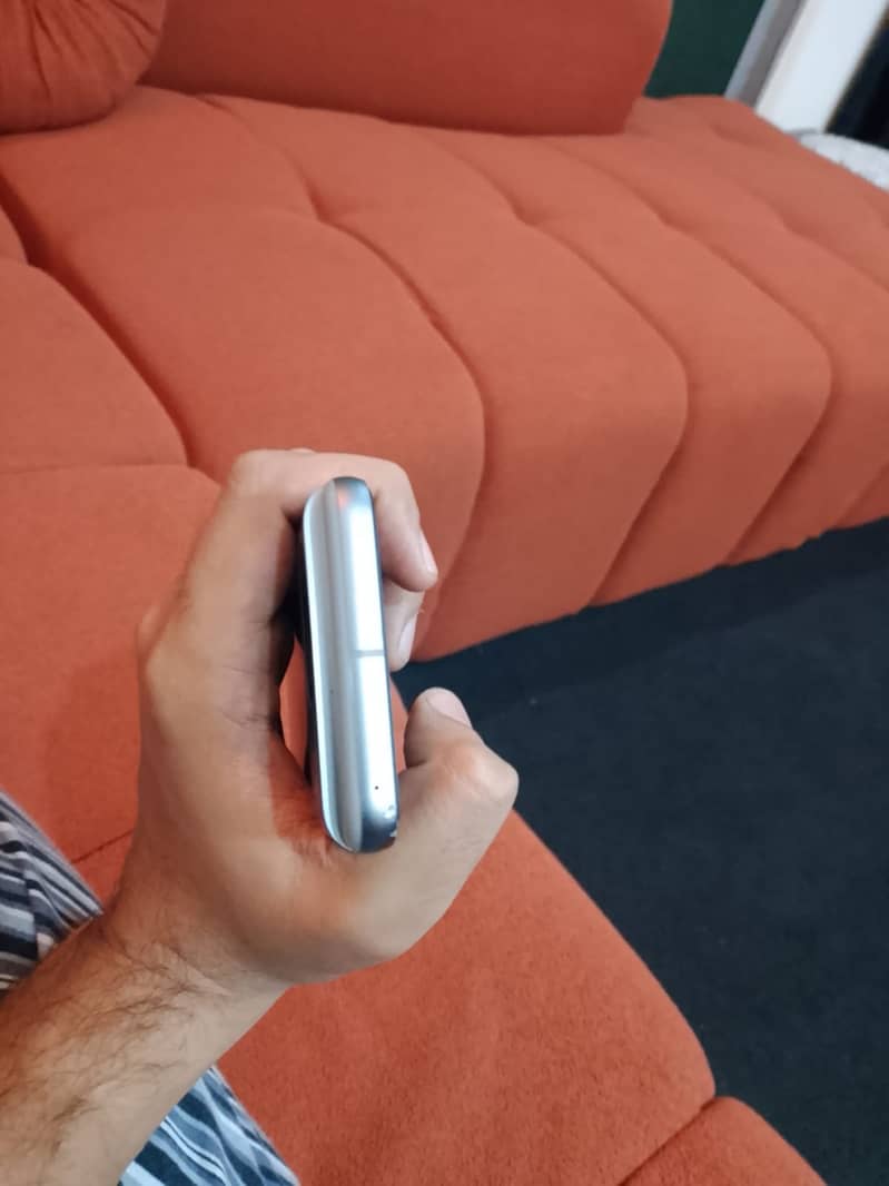 Google Pixel 8 5