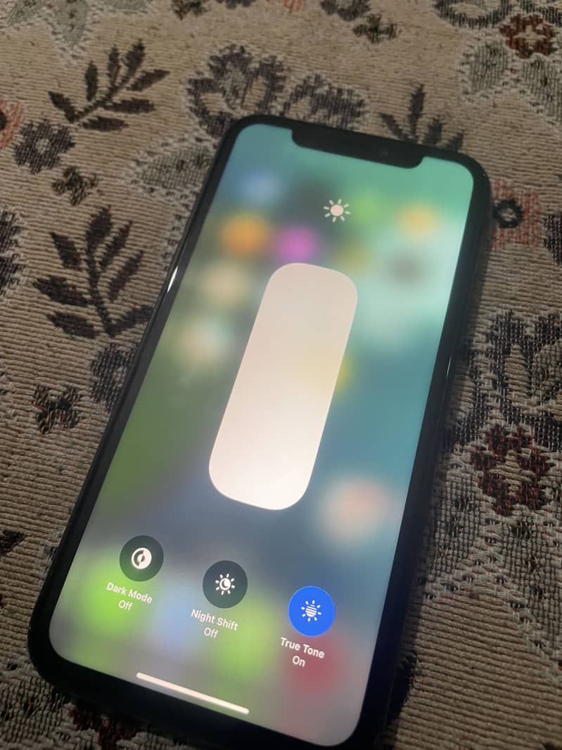 Apple iPhone XR 1
