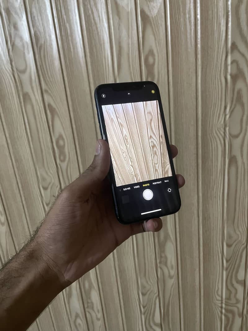 Apple iPhone XR 4