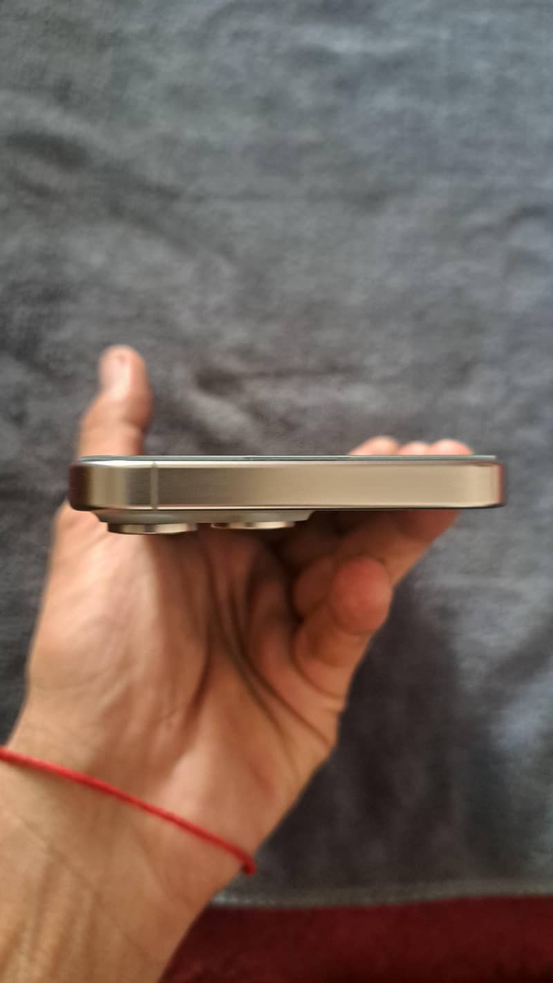 Apple iPhone 15 Pro Max 6