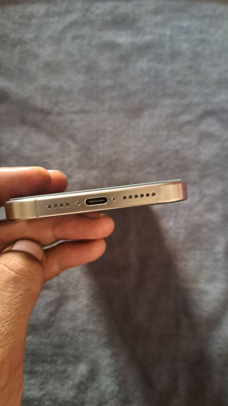 Apple iPhone 15 Pro Max 7