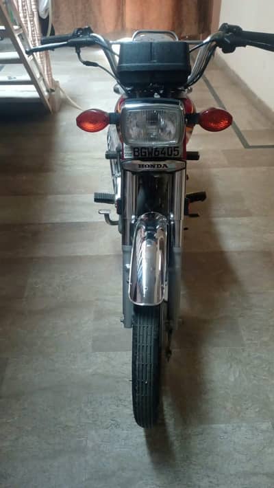 Honda CG 125 6000km chla nova ha achi condition ma ha