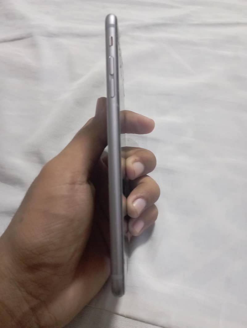 Apple iPhone 6 Plus 3