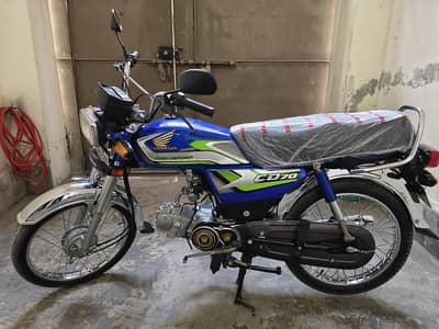 Honda CD 70 all ok urgent sell 2025 model blue one hand use