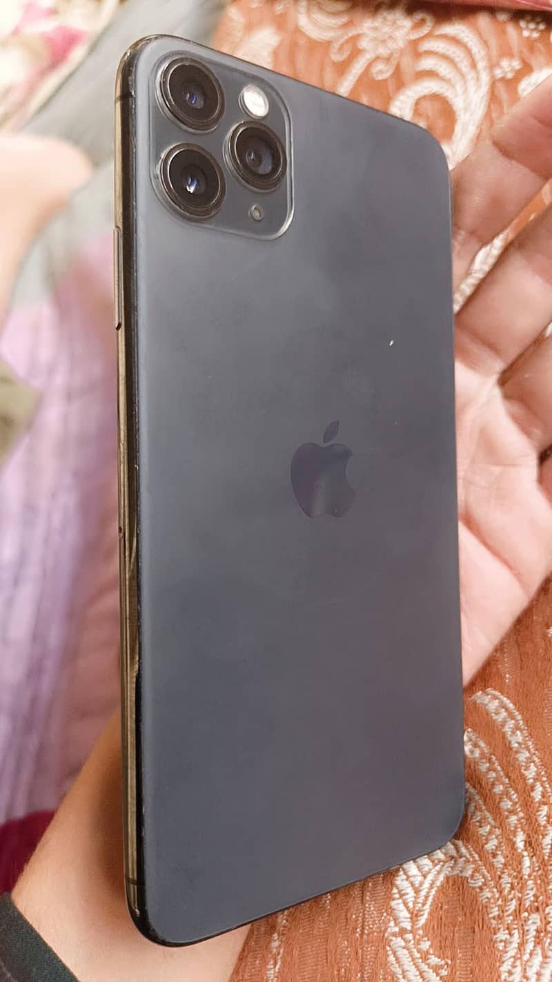 Apple iPhone 11 Pro Max 2