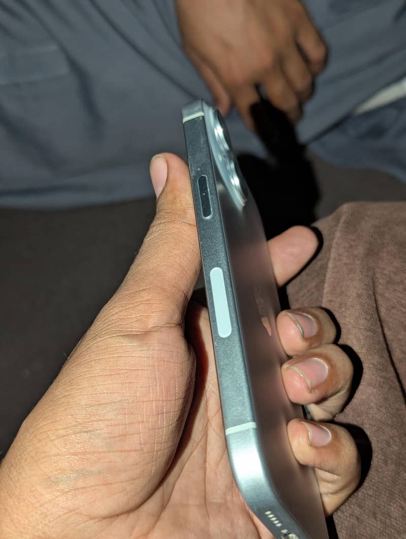 Apple iPhone 15 3