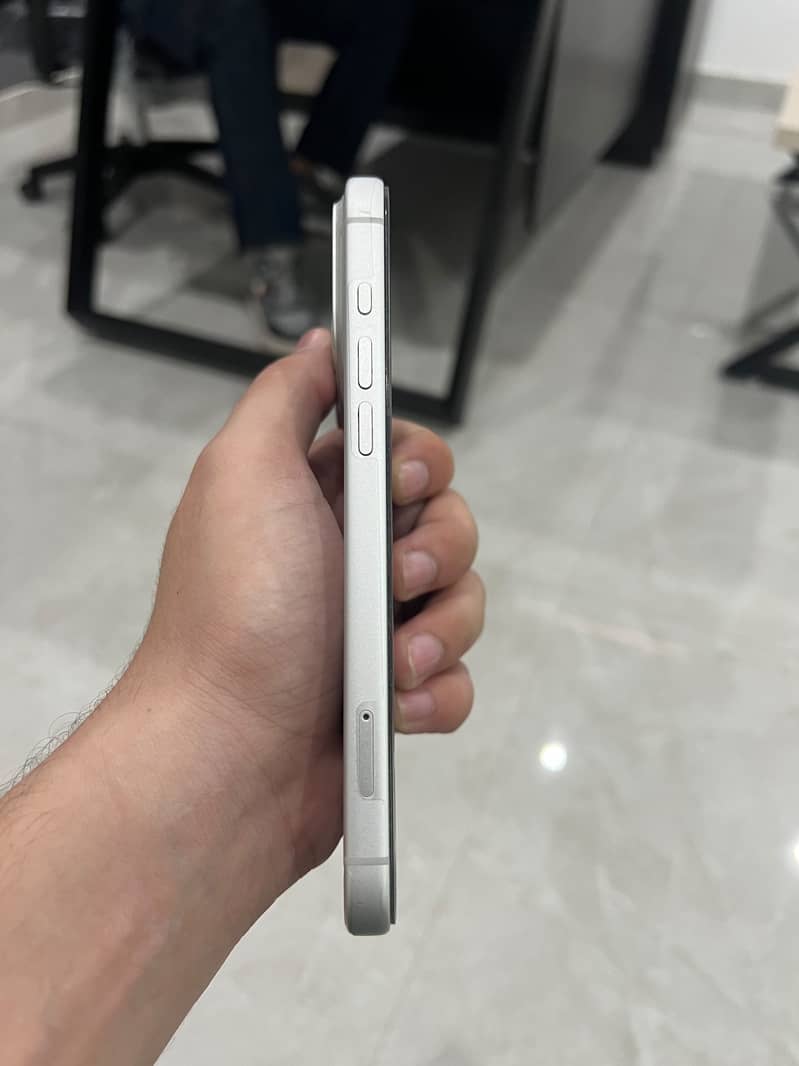 Apple iPhone 17 Pro Max 3