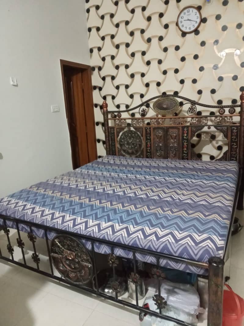 King bed 1
