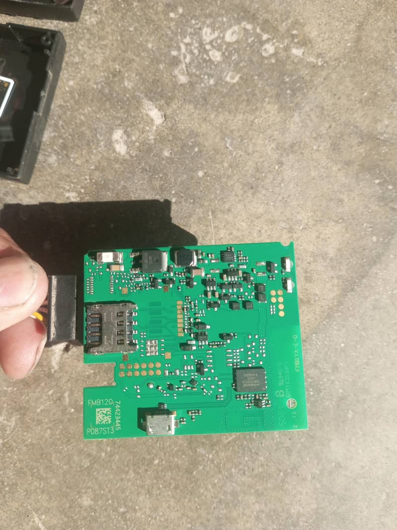 FMB120 GPS system 6