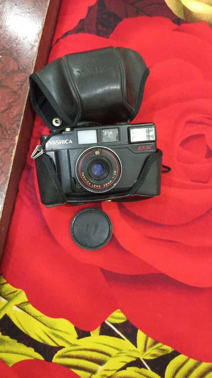 vintage camera 0