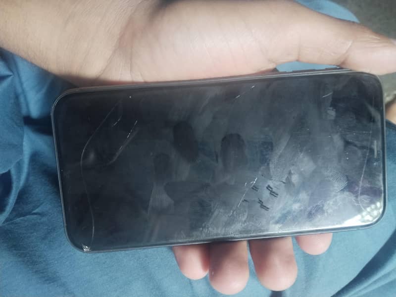 Apple iPhone 11 3