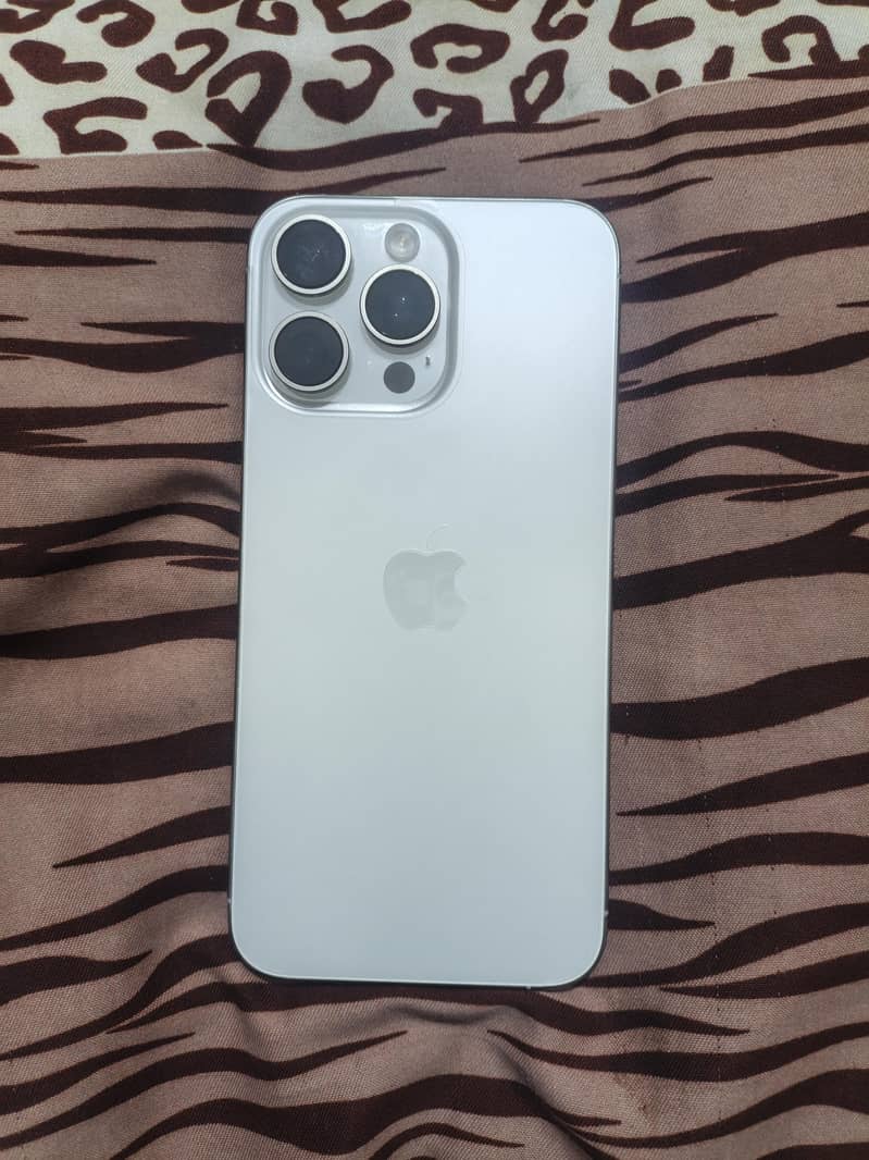 Apple iPhone 15 Pro Max 0
