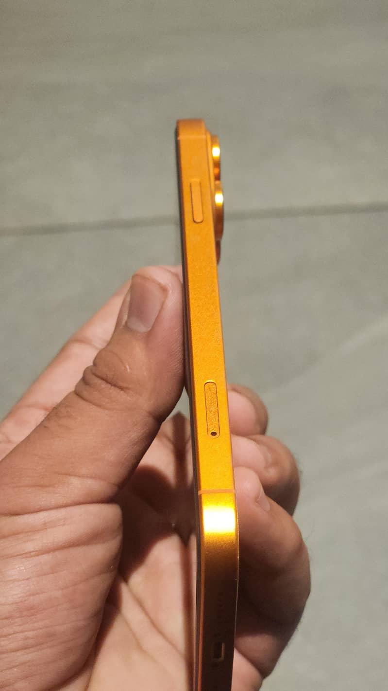 Apple iPhone XR converted 17 pro 2