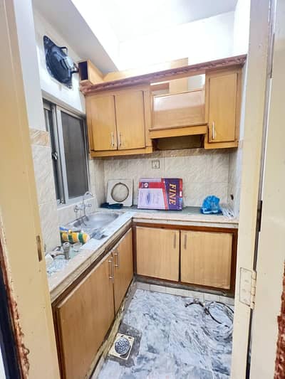 2bed falt with gas for rent Ghauri Town pahse 4b