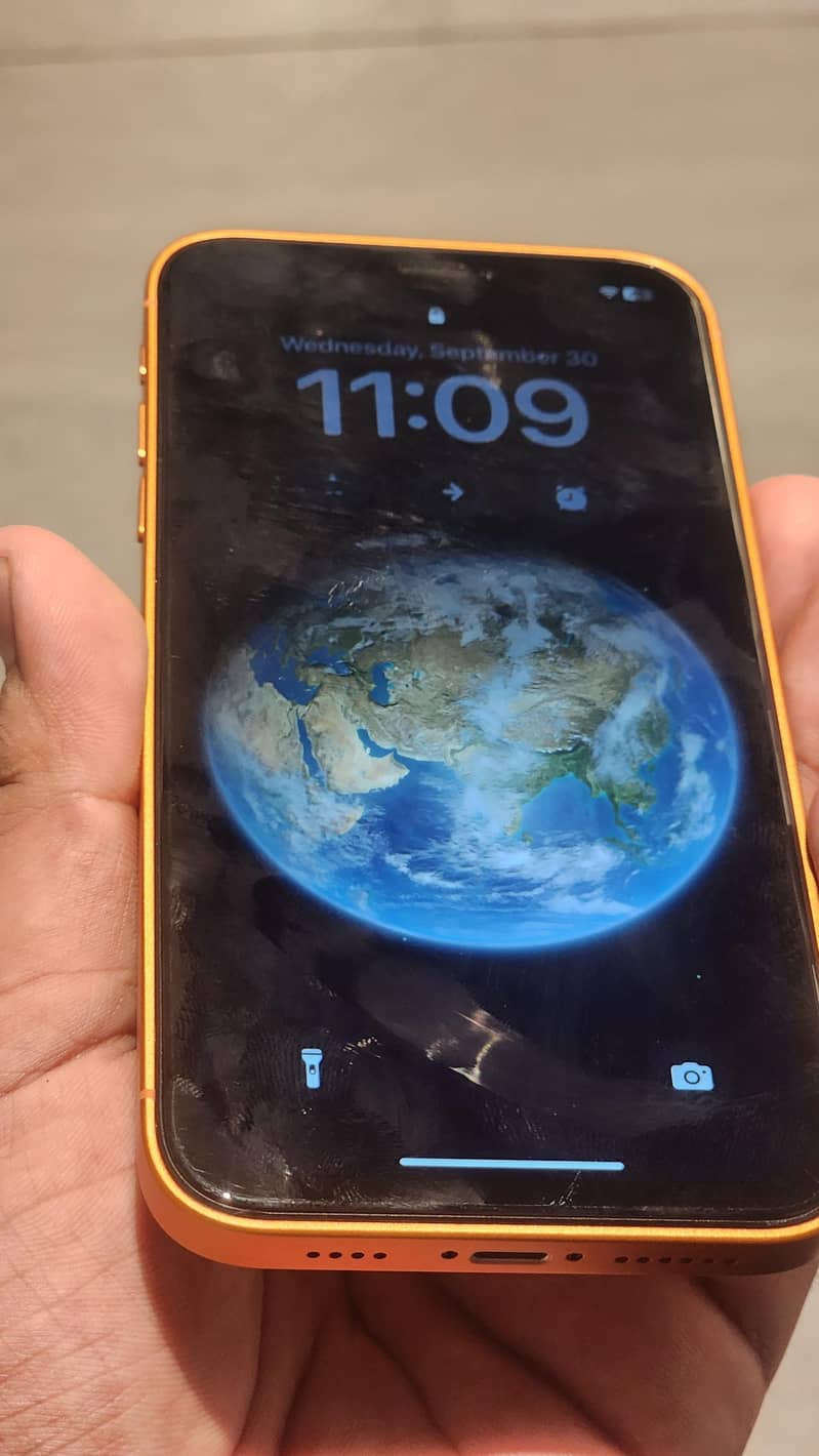 Apple iPhone XR 6
